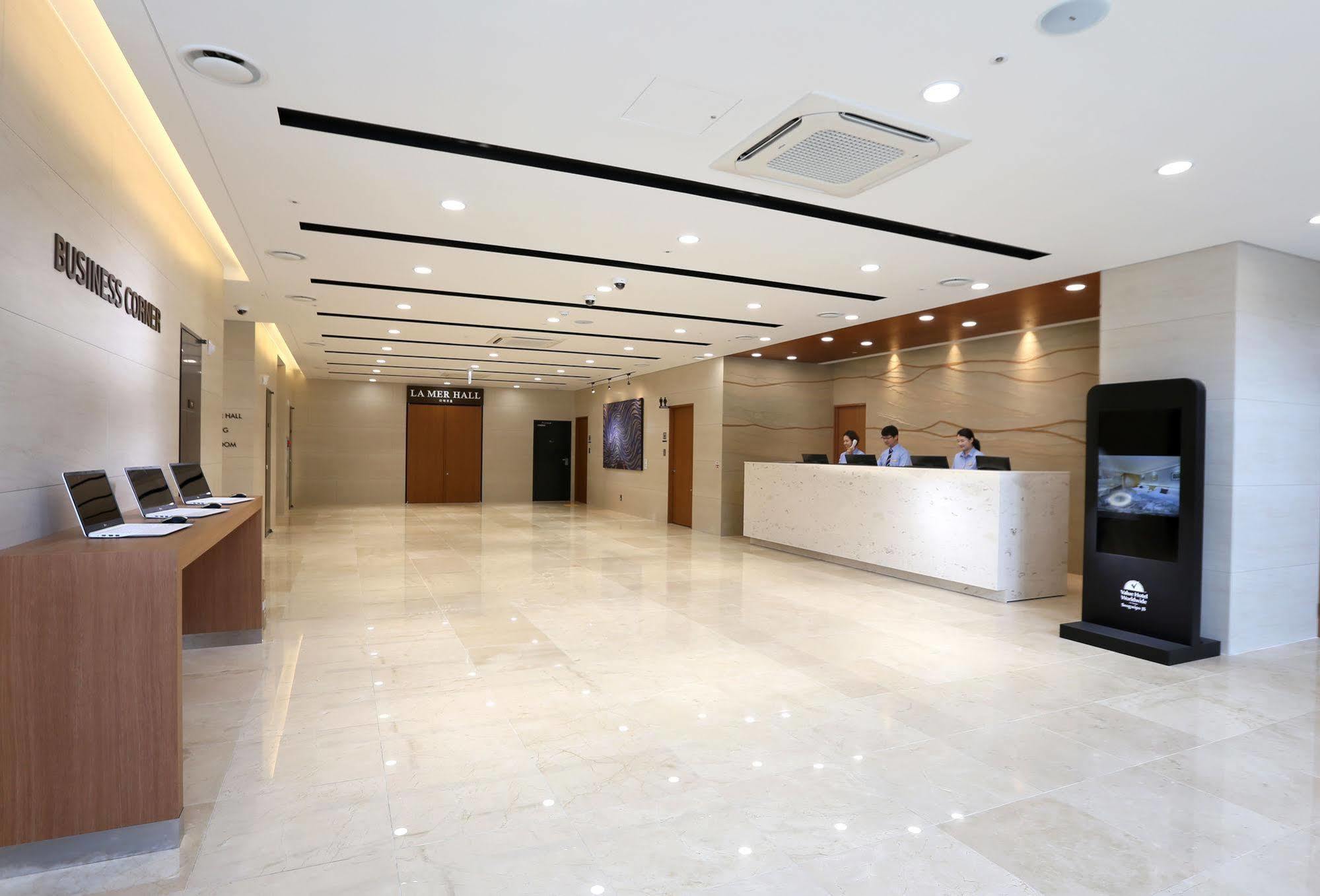 Seogwipo Js Hotel Экстерьер фото