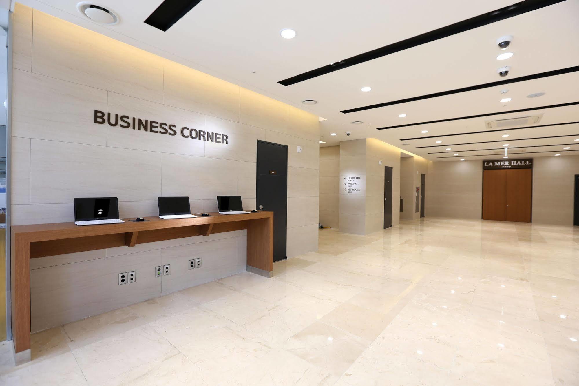Seogwipo Js Hotel Экстерьер фото