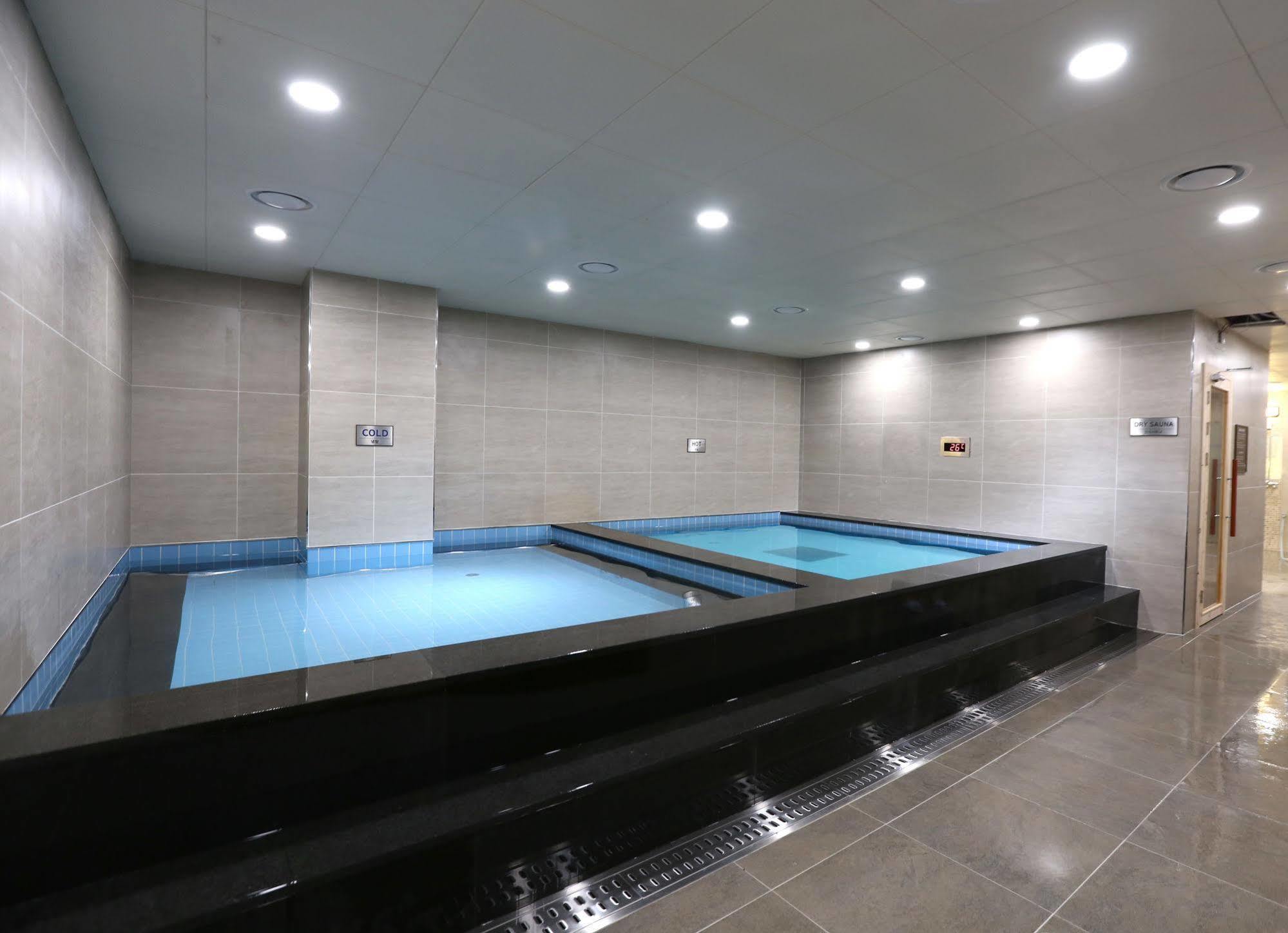 Seogwipo Js Hotel Экстерьер фото