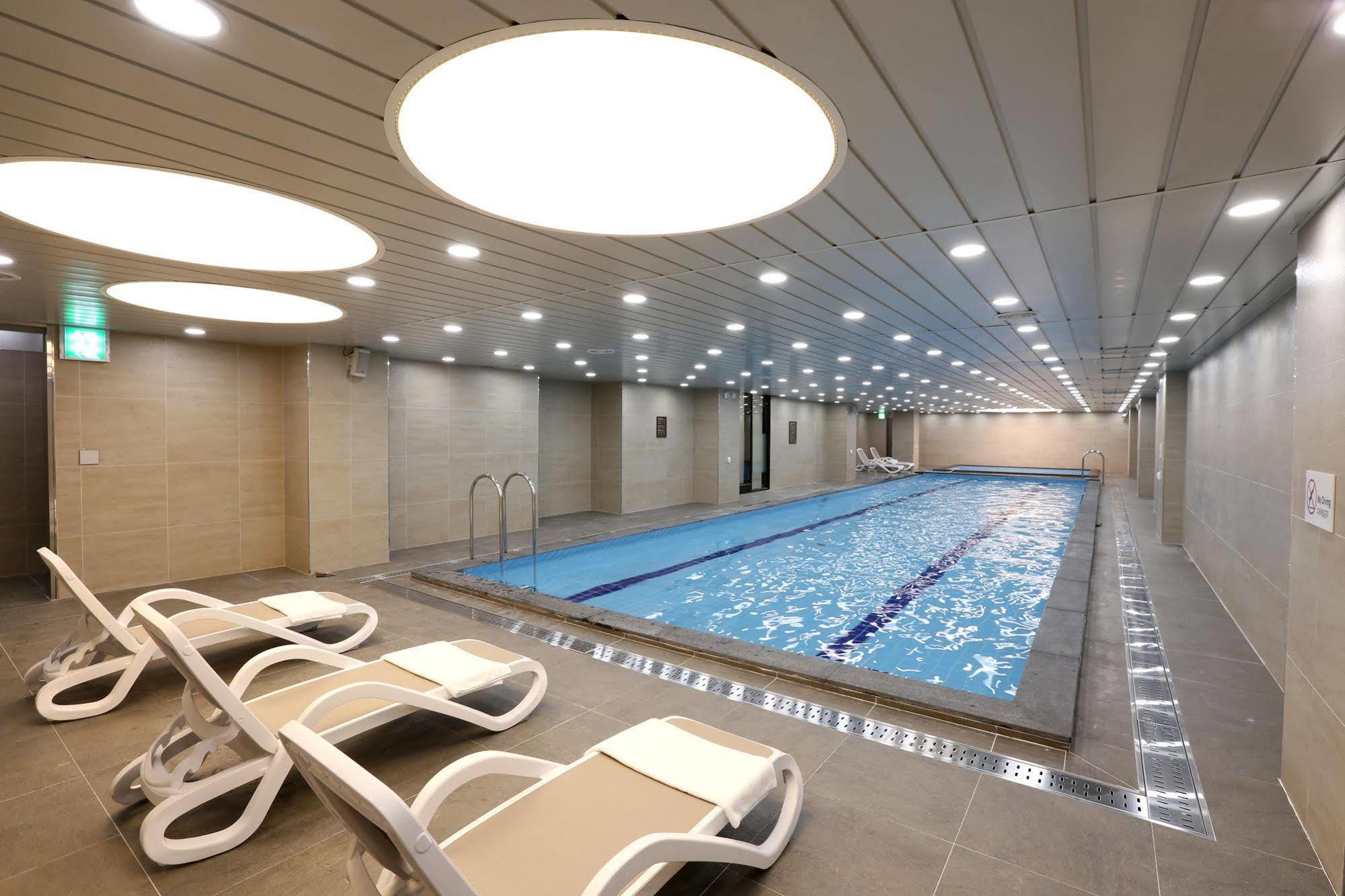 Seogwipo Js Hotel Экстерьер фото